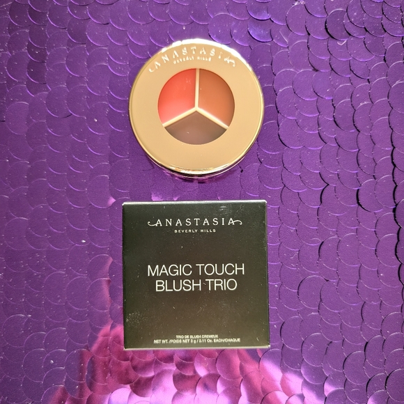 Anastasia Beverly Hills Magic Touch Blush Trio - Peach - Picture 1 of 5